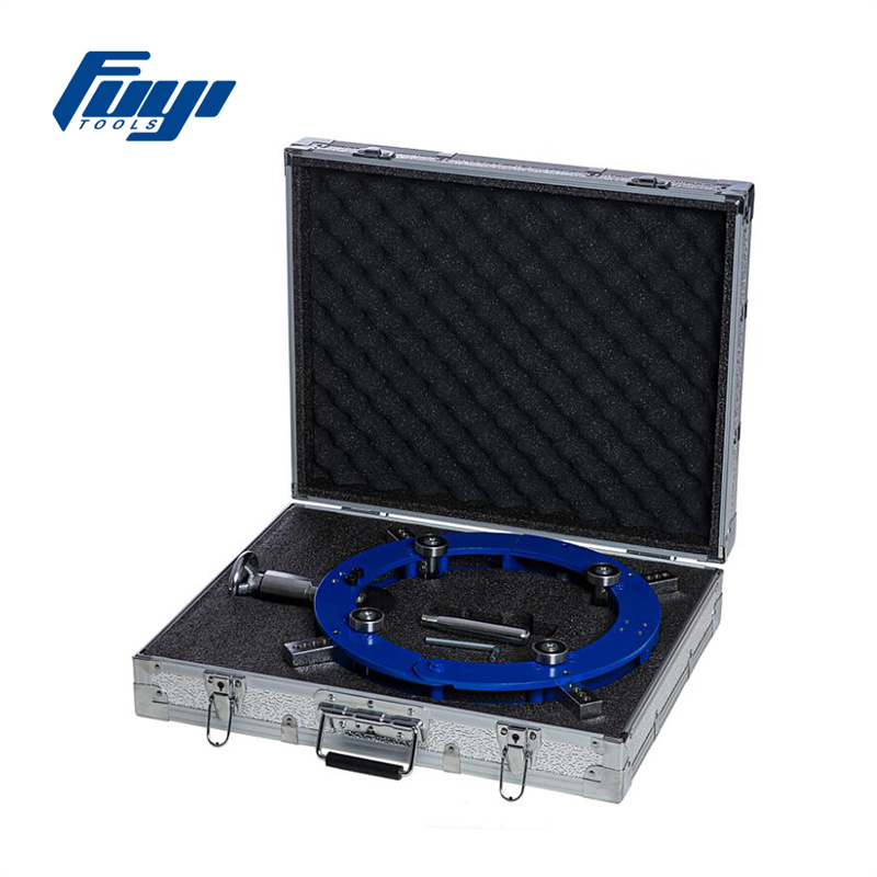 Obrotowy obcinak do rur