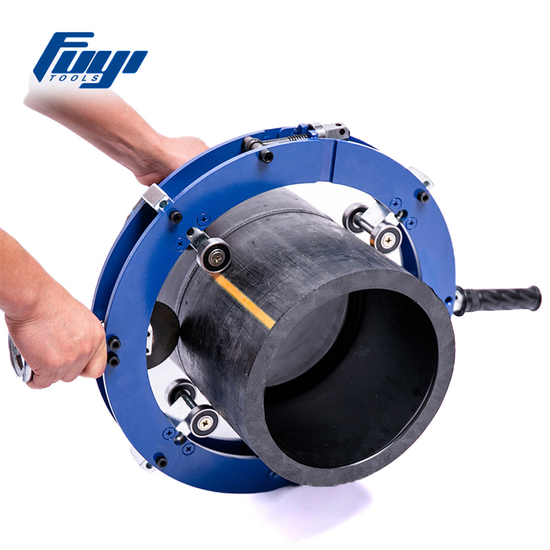 Obrotowy obcinak do rur